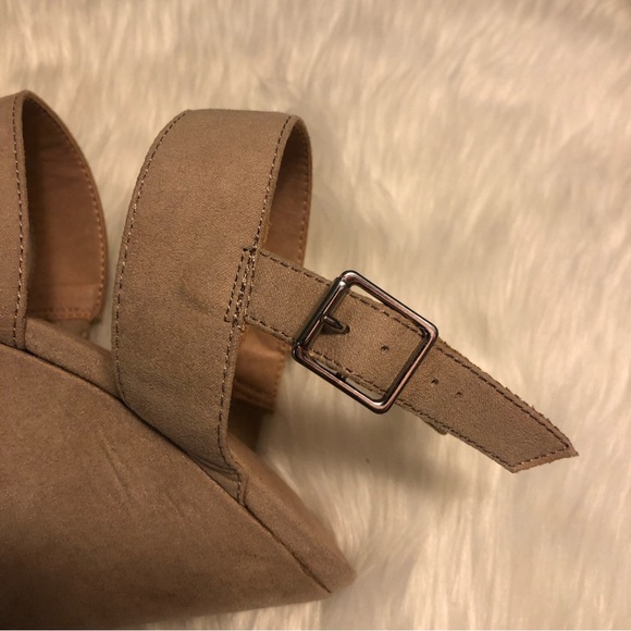 Madden Girl Blenda Wedge Sandals 7 - Picture 8 of 13